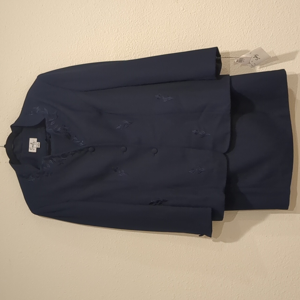 Emily Navy Blue Embroidered Skirt Suit Size 16 NWT